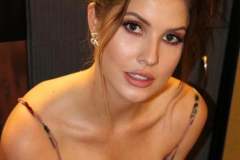 Amanda cerny