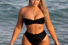 Black bred pawg Iskra Lawrence