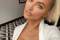 Goddess Lindsey Pelas